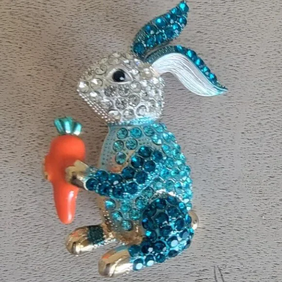 Betsey Johnson Blue Bunny Brooch - Picture 2 of 4